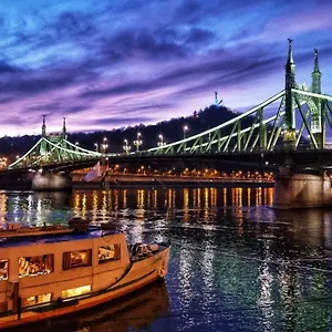 ms-dianacruises.vienna-besthotels.com/