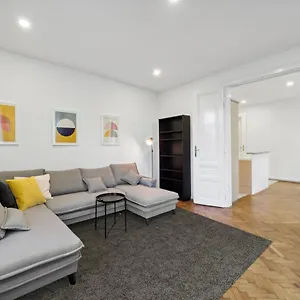 big-spacious-central-apartment-in.vienna-besthotels.com/