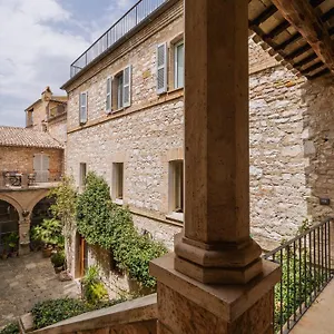 Comunicanti, Tra Antico E Moderno Apartment